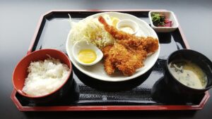 ミックスフライ定食